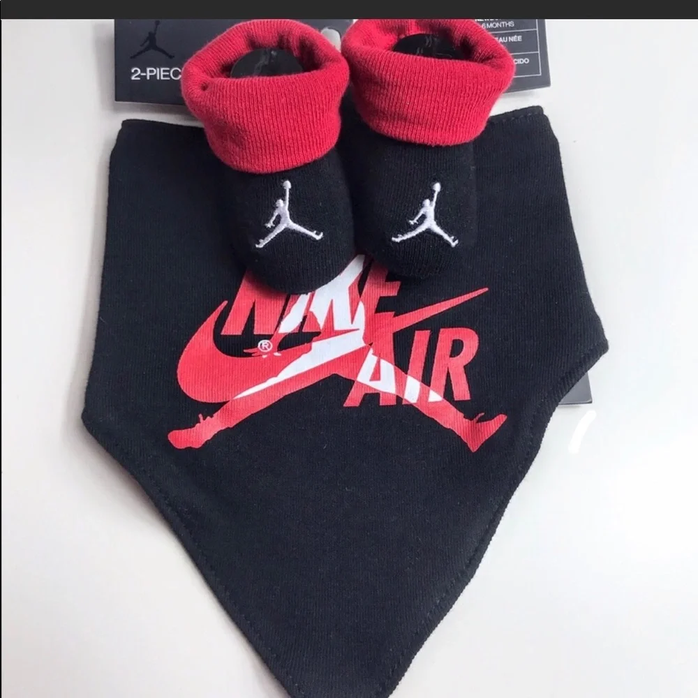 Jordan Baby Bundle, Bodysuit, NWT Bib & Booties - Picture 5 of 14